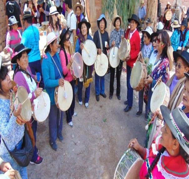 Encuentro de las comadres copleras. Foto Amalia Vargas 